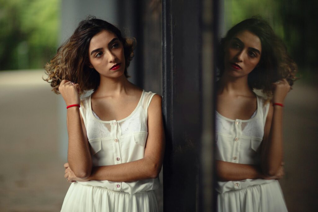 Woman Mirror Img